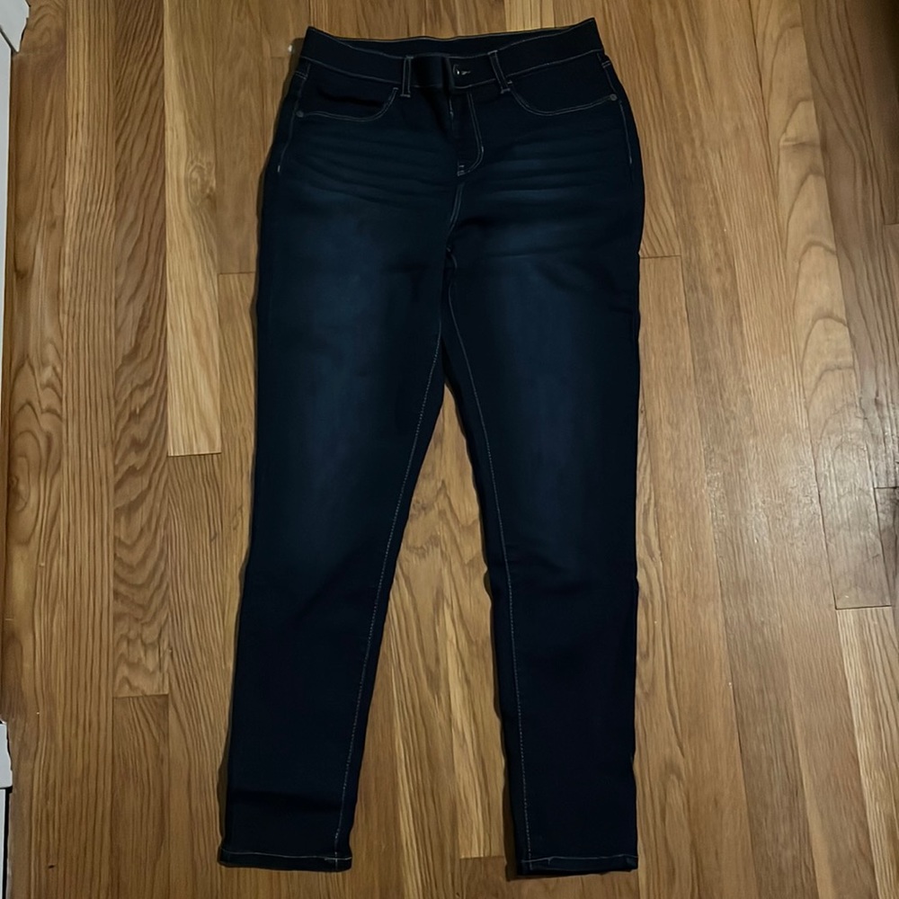 Never worn Arizona size 9 jeggings